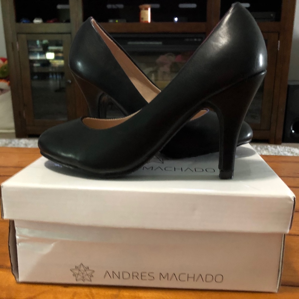 Petite Women’s Heels & Wedge Size 4